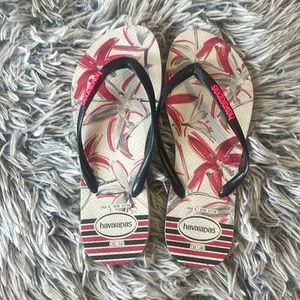 Gently worn Havaianas size 6